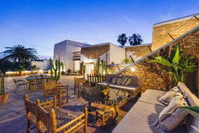 Elegant Villa with Private Pool & Hot Tub, Ibiza Villa 1010